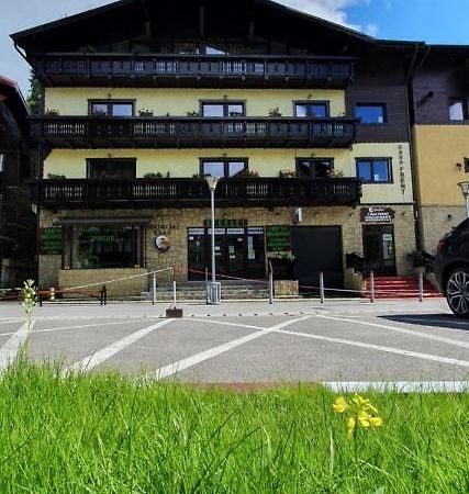 Casa Frent Hotell Predeal Eksteriør bilde