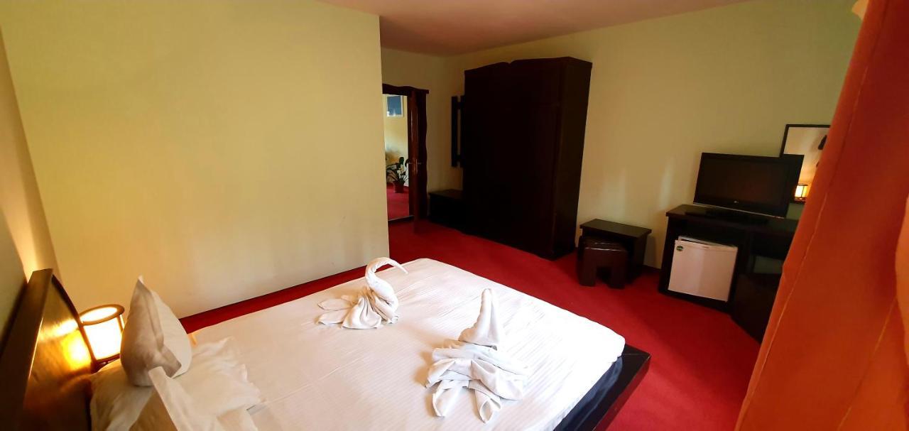 Casa Frent Hotell Predeal Eksteriør bilde